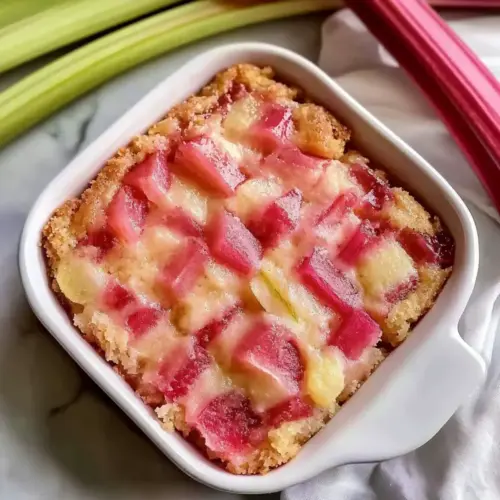 Homemade Rhubarb Shortbread Bars